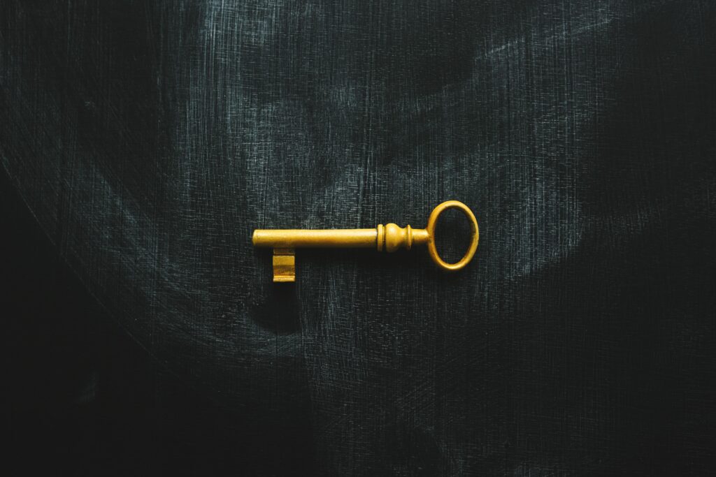 神奈川県海老名市の合同会社Freeが解説：鍵が中で折れたときの正しい対処と安心のサポート